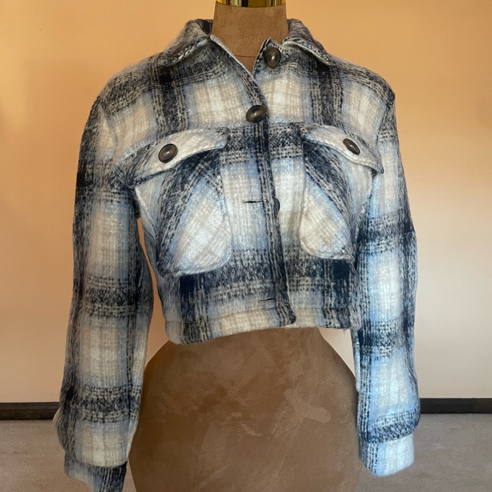 Plaid Navy Blue and White Cropped Flannel Sweater